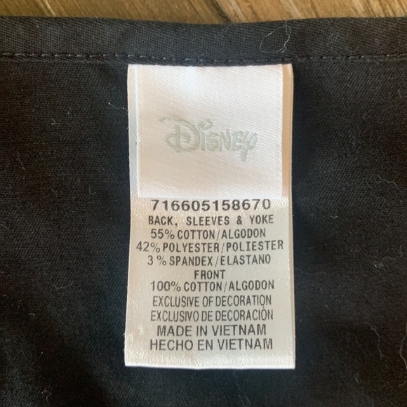 Disney Halloween scrub top sz small - Picture 5 of 9